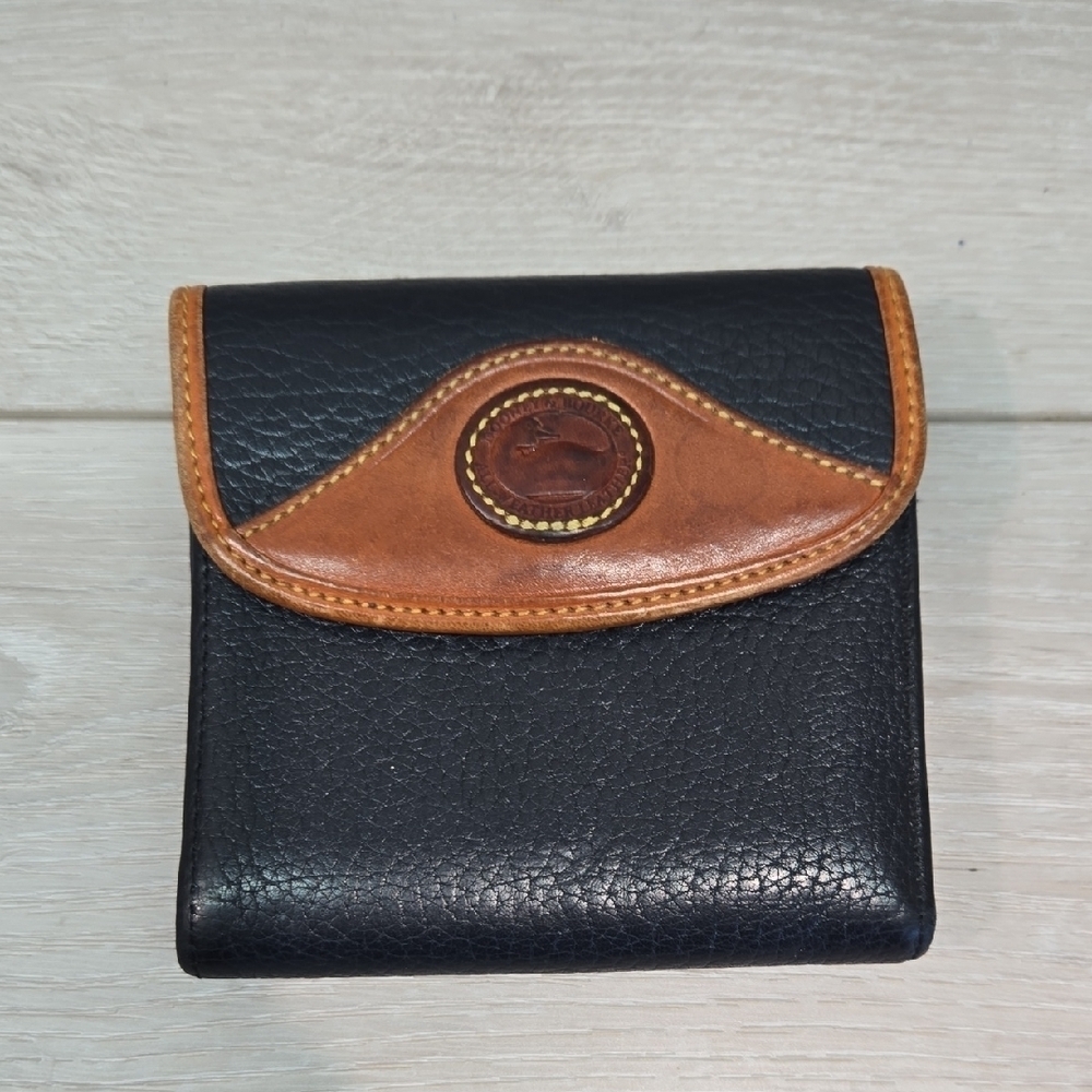 Vintage Dooney&Bourke Women Leather Wallet USA